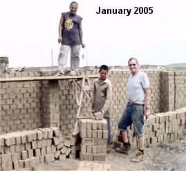 Tom & builders at Delicias Shelter